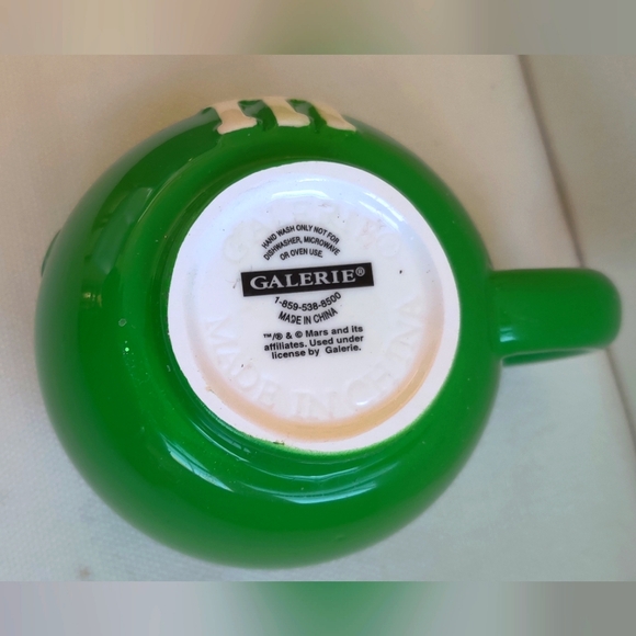 M&M's Red and Green Holiday Character Mug Set New Condition - Picture 8 of 9